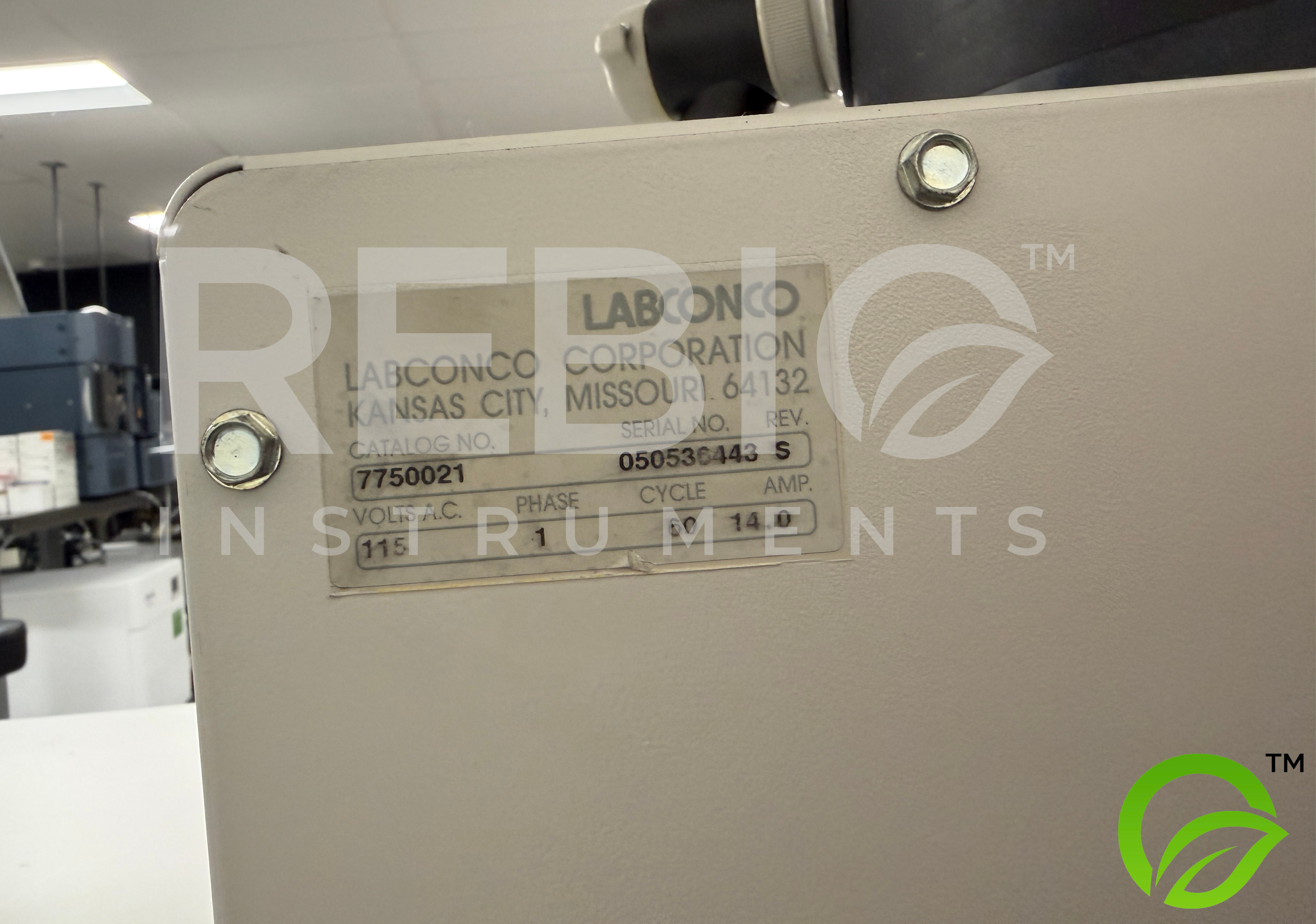 Used  Labconco FreeZone 4.5 7750021 Freeze-Dryer + Navac NRD 4 Vacuum Pump 