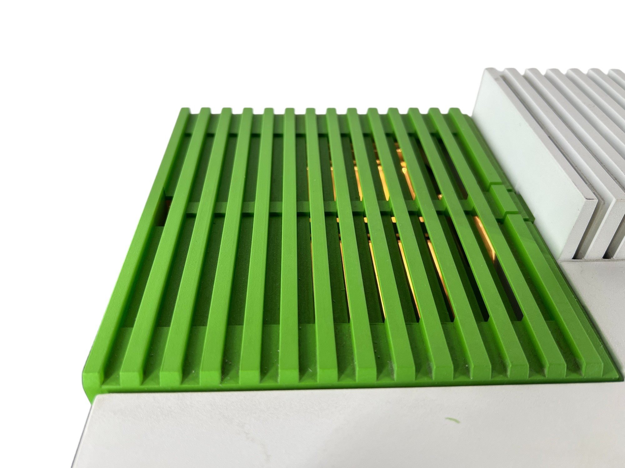 Used Perkin Elmer Lambda 25 UV/VIS Spectrometer