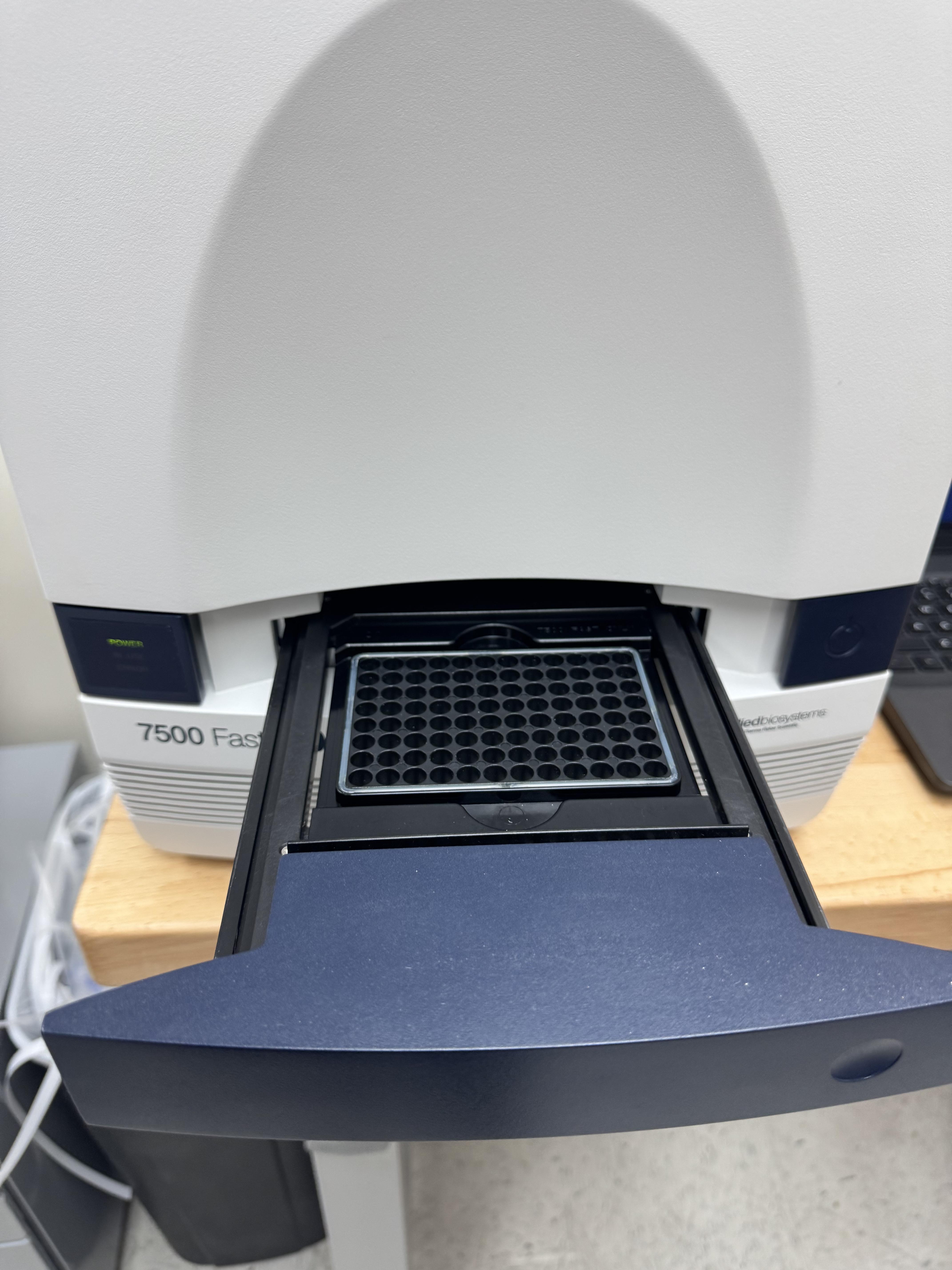 Used Applied Biosystems 7500 Fast Dx Real-Time PCR System 