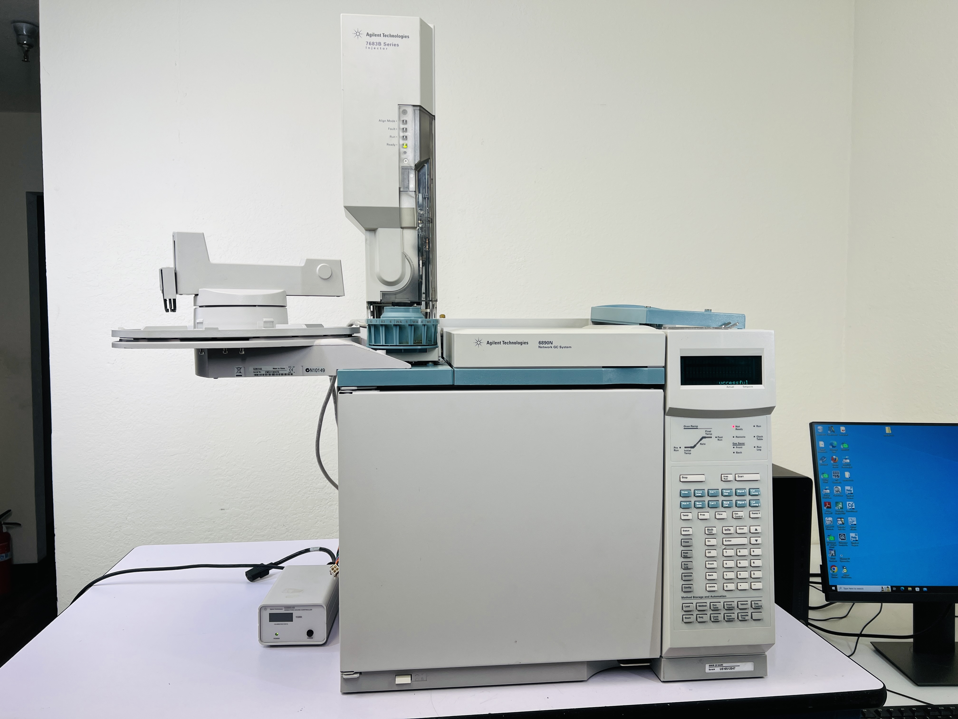 Used Agilent 6890N Gas Chromatograph (GC) with MassHunter Software 