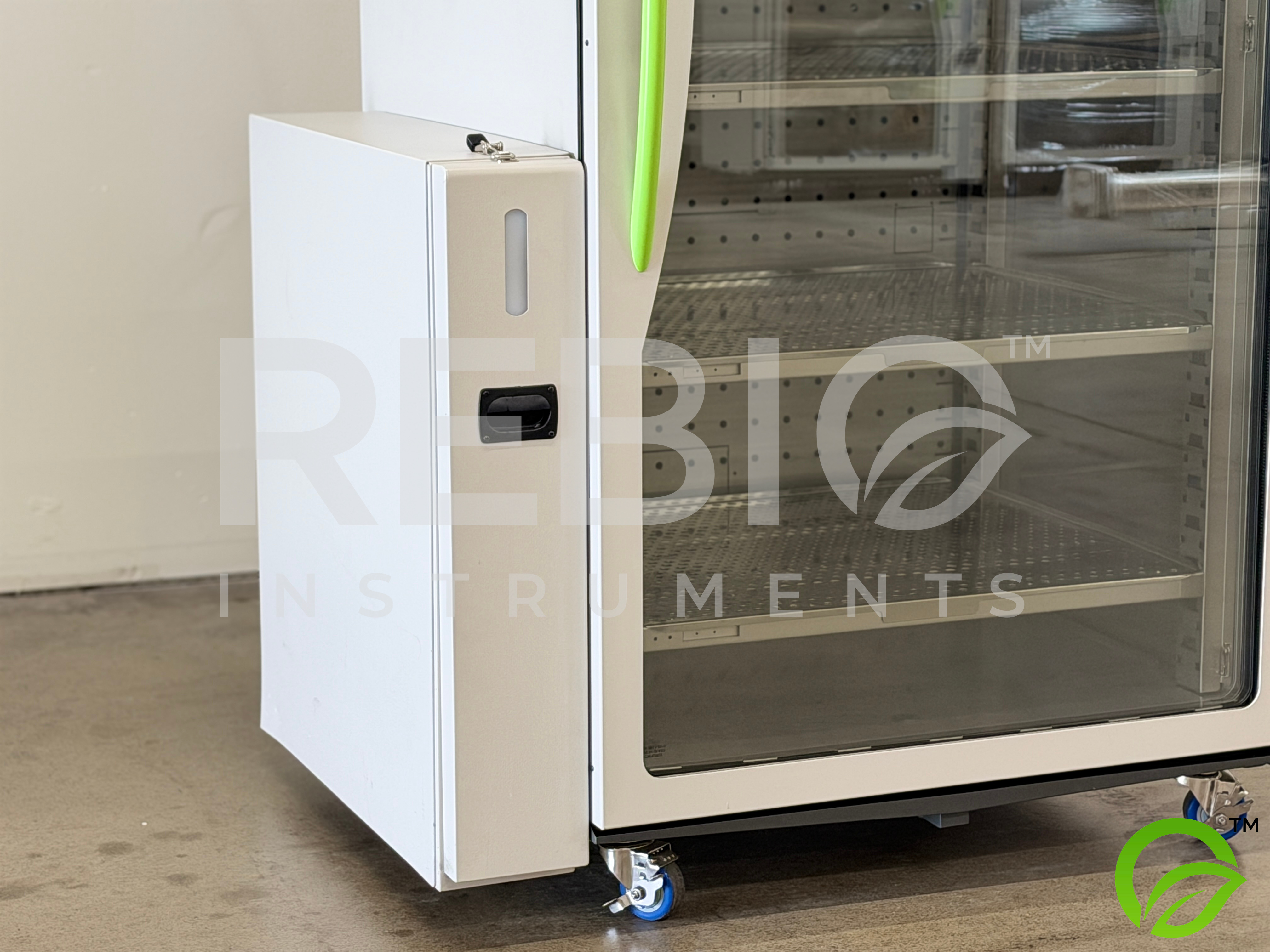 Used Caron 7400-33 Reach-In CO2 Incubator + Integrated Condensate Recirculating System