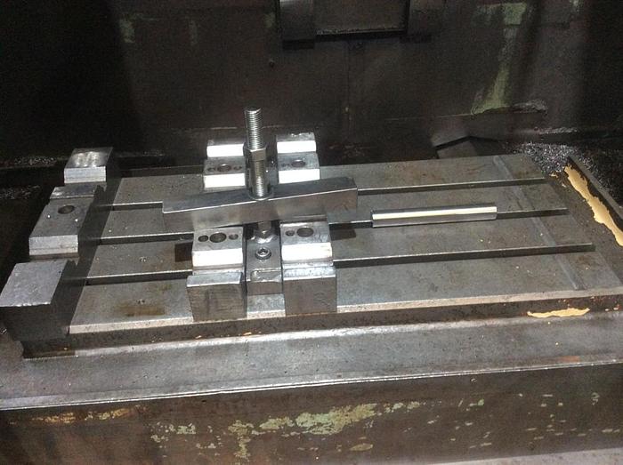 Used Used Victor VCentre 80 - 3 Axis Machining Center
