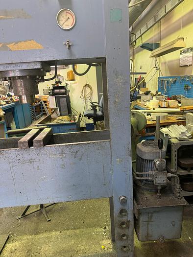 Used BRUGT VÆRKSTEDSPRESSE FABR. STENHØJ, MODEL 60 T