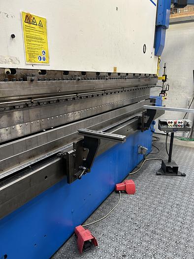 Used BRUGT CNC-KANTPRESSE FABR. HÄMMERLE, MODEL 36.175