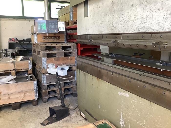 Used BRUGT CNC-KANTPRESSE, FABRIKAT DONEWELL