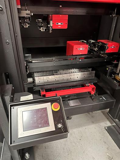 Used BRUGT CNC-KANT PRESSE FABR. AMADA, MODEL DH 1003 ATC