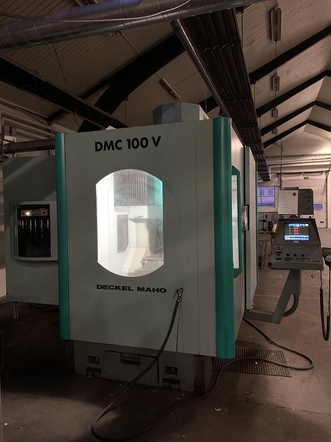 Used BRUGT VERTIKALT BEARBEJDNINGSCENTER FABR. DMG, MODEL DMC 100 V