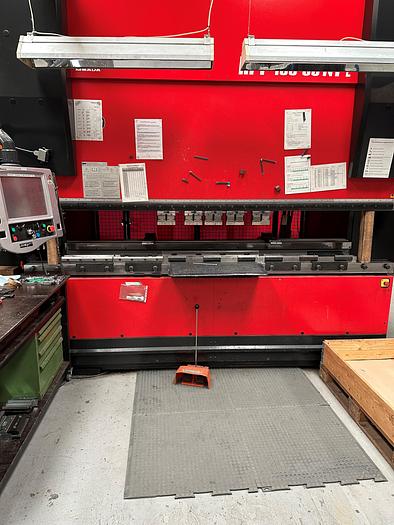 Used BRUGT CNC-KANTPRESSE FABR. AMADA, MODEL HFP 130-30 NT-3L