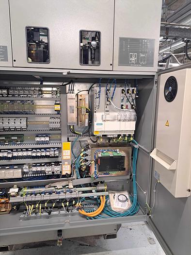 Used BRUGT 5-AKSET VERTIKALT BEARBEJDNINGSCENTER DECKEL/MAHO, MODEL DMU 50 V