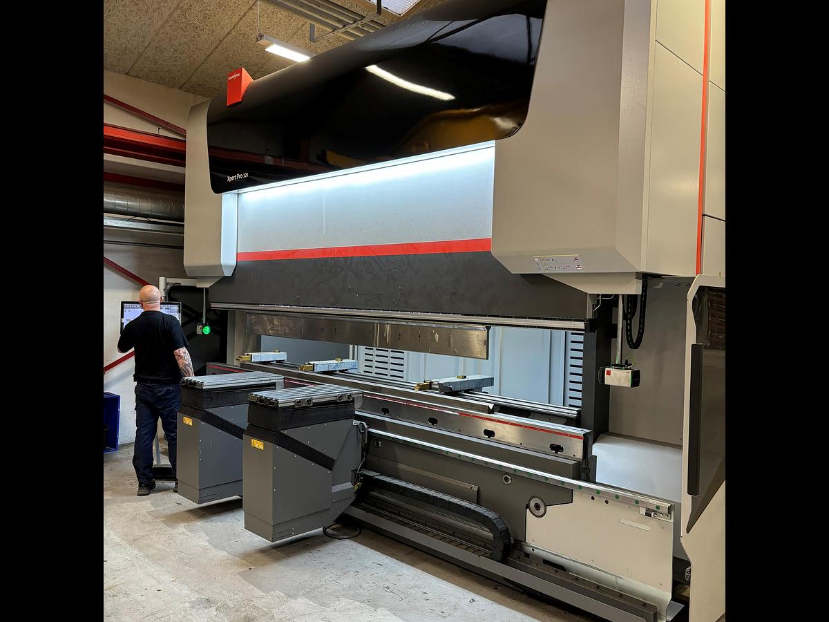 Used BRUGT CNC-KANTPRESSE FABR. BYSTRONIC, XPERT PRO 320/4300 EXTENDED