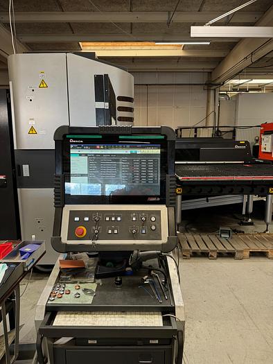 Used BRUGT CNC-FIBER LASER & REVOLVERSTANSER FABR. AMADA, MODEL LC 2515 C1AJ