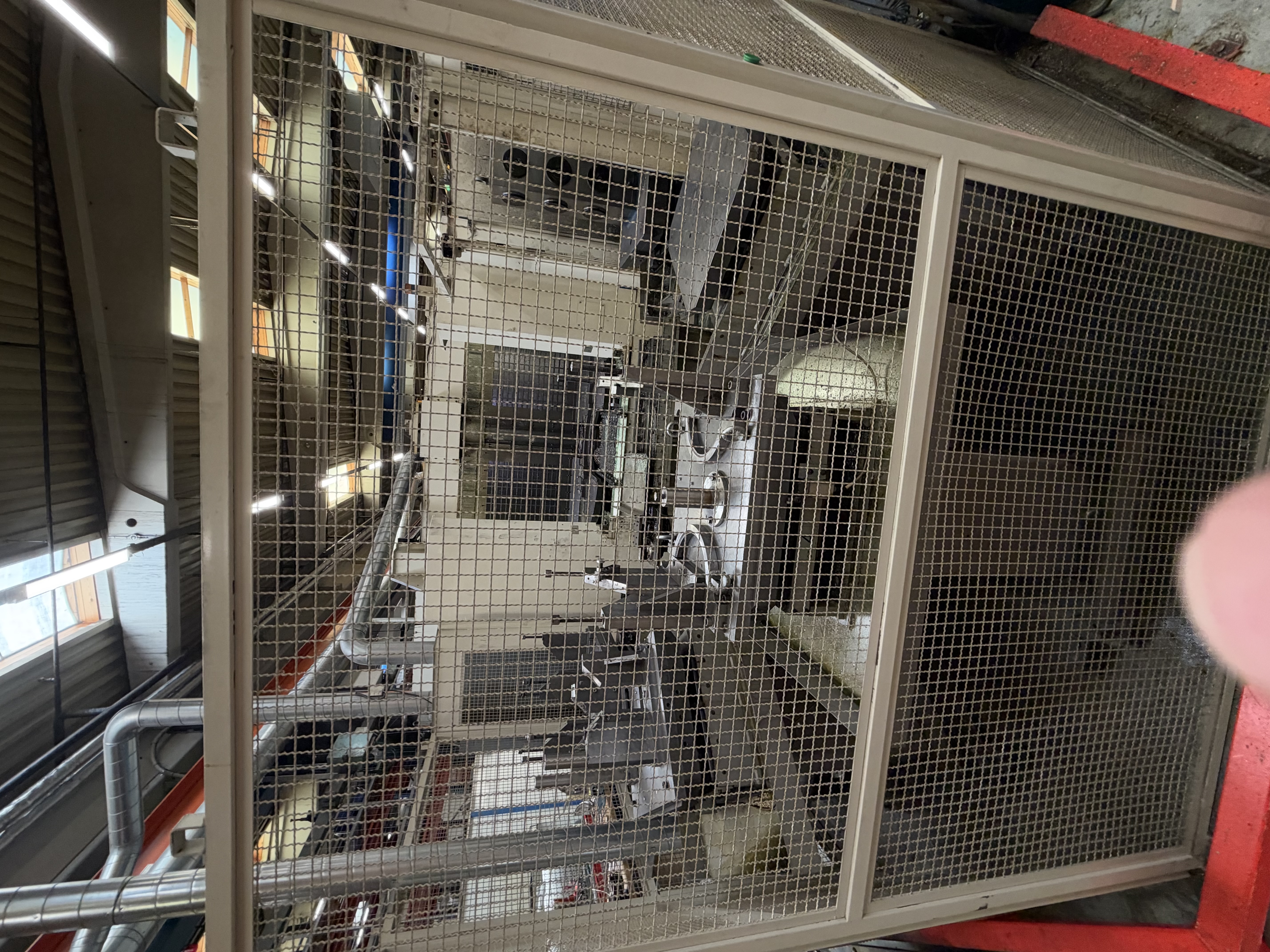 Used BRUGT HORISONTALT BEARBEJDNINGSCENTER FABR. OKUMA, MODEL MX-60 HB