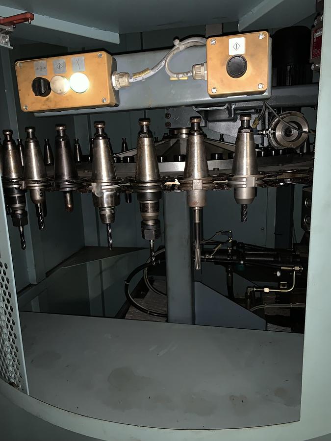 Used BRUGT VERTIKALT BEARBEJDNINGSCENTER FABR. DMG, MODEL DMC 100 V