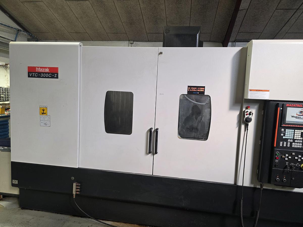 Used BRUGT VERTIKALT BEARBEJDNINGSCENTER FABR. MAZAK, MODEL VTC 300 C-II