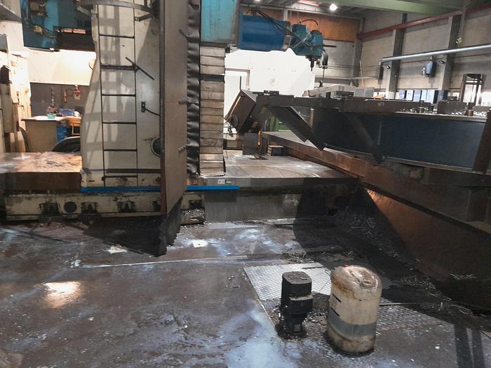 Used BRUGT CNC-BEDFRÆSER MANUF. JUARISTI, MODEL TS 5