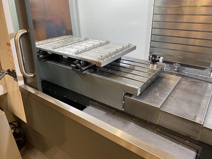 Used BRUGT VERTIKALT BEARBEJDNINGSCENTER MANUF. HAAS, MODEL VF 4SS - ÅRGANG 2021