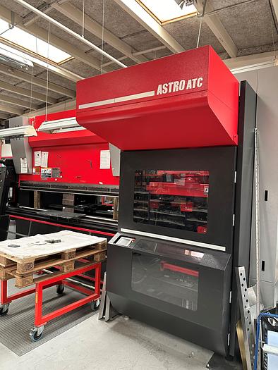 Used BRUGT CNC-KANT PRESSE FABR. AMADA, MODEL DH 1003 ATC