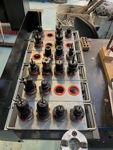 Used BRUGT CNC-STYRET VÆRKTØJSFRÆSER FABRIKAT MIKRON, MODEL WF31D