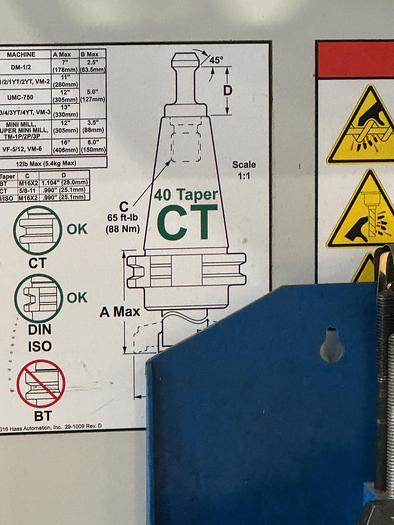 Used BRUGT VERTIKALT BEARBEJDNINGSCENTER FABR. HAAS, MODEL VF-4SS