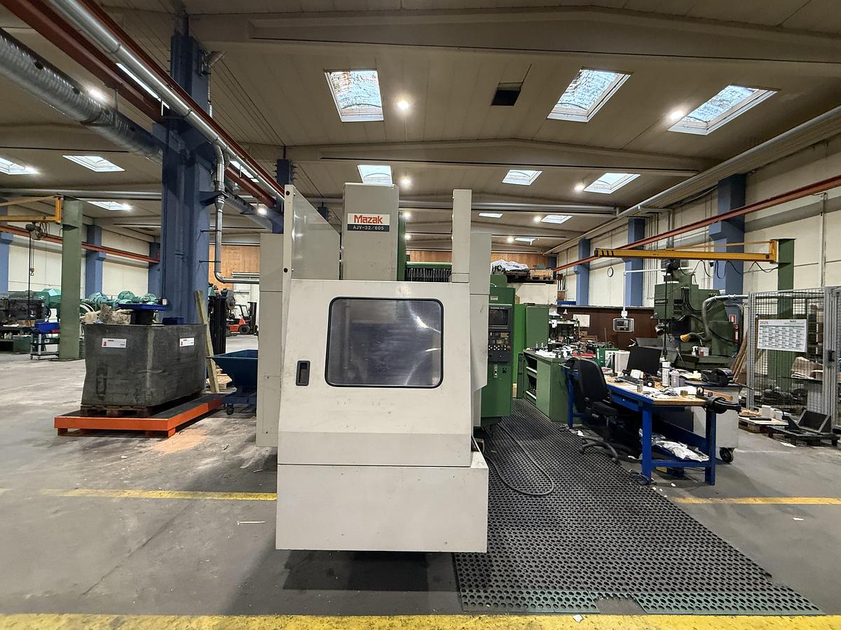 Used BRUGT VERTIKALT BEARBEJDNINGSCENTER FABR. MAZAK MODEL AJV-32/605