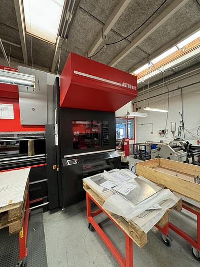 Used BRUGT CNC-KANT PRESSE FABR. AMADA, MODEL DH 1003 ATC