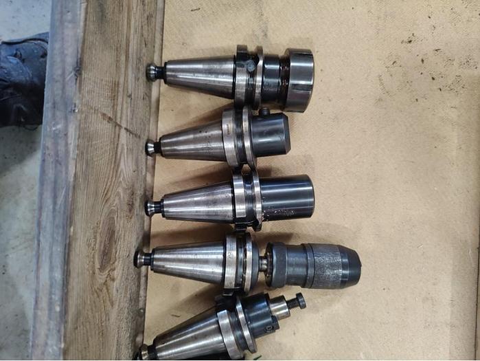 Used BRUGT VERTIKALT BEARBEJDNINGSCENTER MAZAK, MODEL VTC 300 C