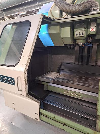 Used VERTIKALT BEARBEJDNKJNGSCENTER FABR. OKUMA, MODEL MC-4VA