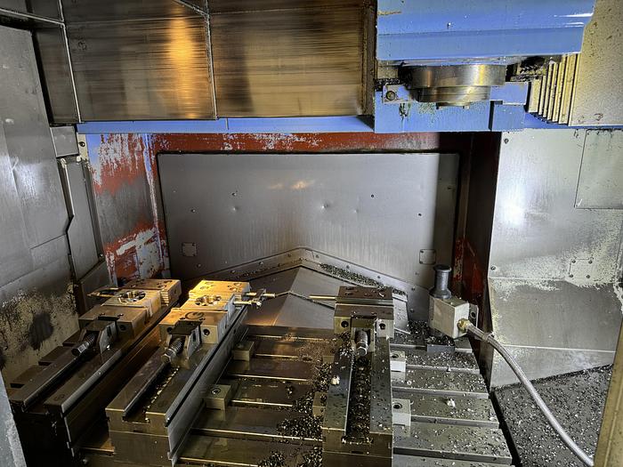 Used BRUGT VERTIKALT BEARBEJDNINGSCENTER FABR. MAZAK, MODEL FJV 250