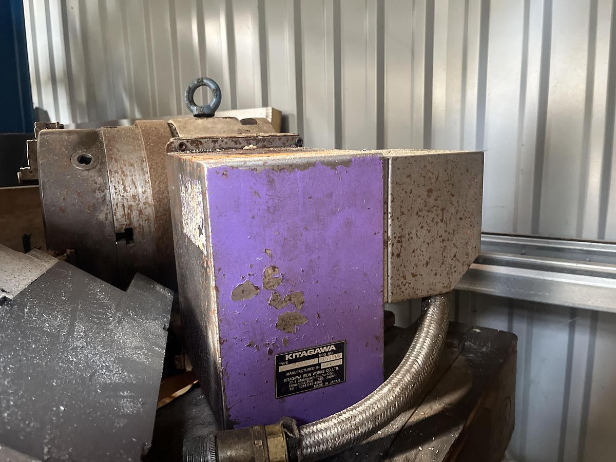 Used BRUGT CNC-VERTIKALT BEARBEJDNINGSCENTER FABR. MAZAK, MODEL VTC 300 C-II