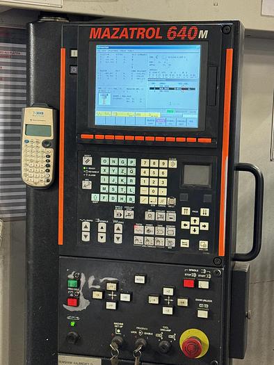 Used BRUGT CNC-VERTIKALT BEARBEJDNINGSCENTER FABR. MAZAK, MODEL VTC 300 C-II