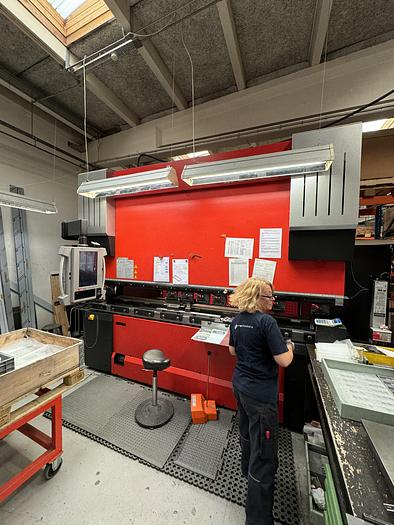 Used BRUGT CNC-KANTPRESSE FABR. AMADA, MODEL HFE 1303