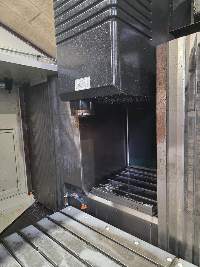 Used BRUGT VERTIKALT BEARBEJDNINGSCENTER FABR. MAZAK, MODEL VTC 300 C-II
