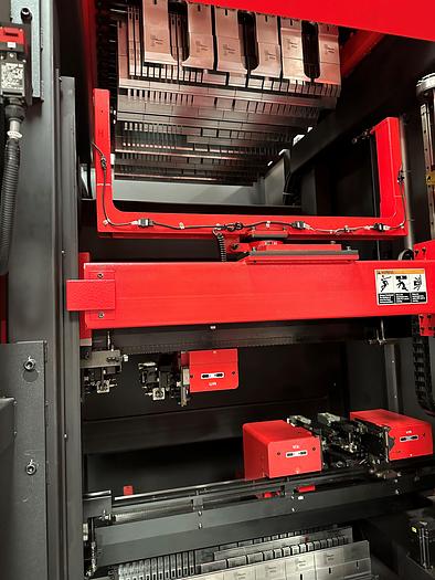 Used BRUGT CNC-KANT PRESSE FABR. AMADA, MODEL DH 1003 ATC