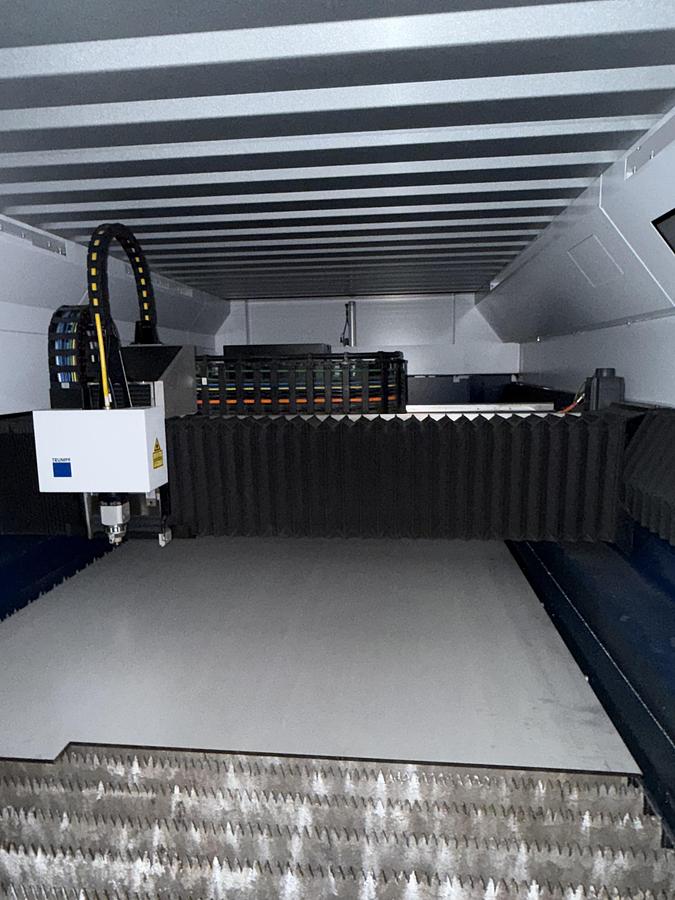Used BRUGT CNC-FIBER LASERSKÆRER FABR. TRUMPF, MODEL TRULASER 1030 FIBER