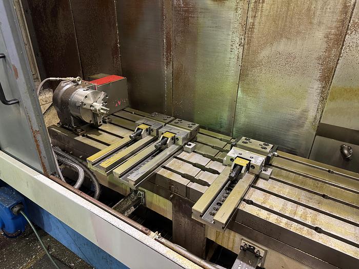 Used BRUGT VERTIKALT BEARBEJDNINGSCENTER FABR. MAZAK, MODEL VTC 200 C