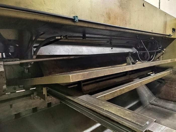 Used BRUGT HYDRAULISK MASKINSAKS FABR. SAFAN, MODEL PI 20-F4100