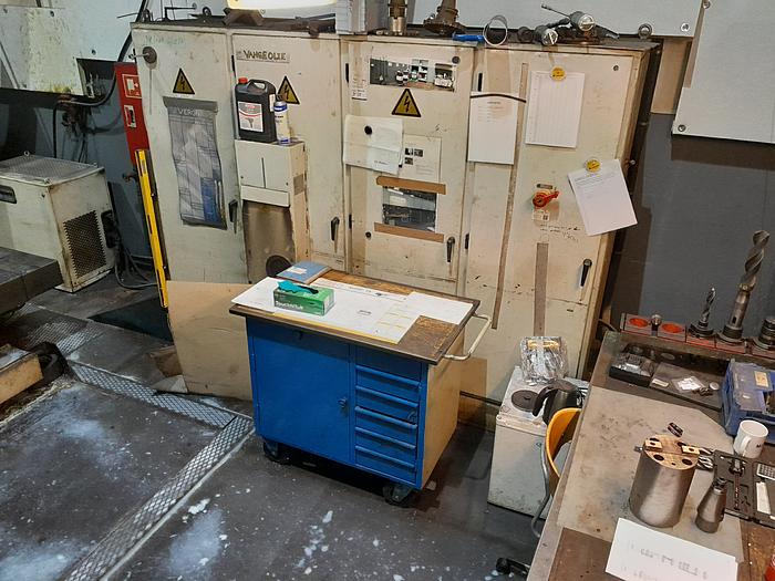Used BRUGT CNC-BEDFRÆSER MANUF. JUARISTI, MODEL TS 5