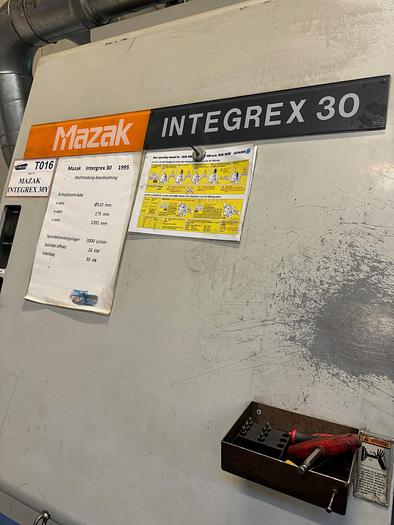 Used BRUGT DREJE & FRÆSE CENTER FABR. MAZAK, MODEL INTEGREX 30