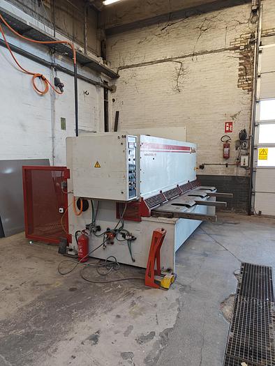 Used BRUGT HYDRAULISK MASKINSAKS FABR. BAYKAL, MODEL MGH 3100 x 10