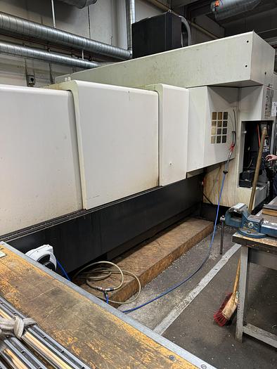 Used BRUGT VERTIKALT BEARBEJDNINGSCENTER FABR. MAZAK, MODEL FJV 60/80