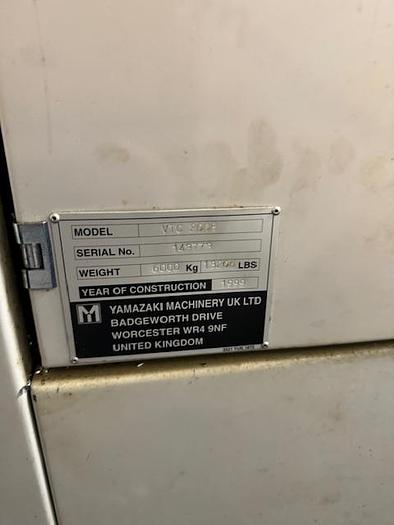 Used BRUGT VERTIKALT BEARBEJCNINGSCENTER FABR. MAZAK, MODEL VTC 200 B