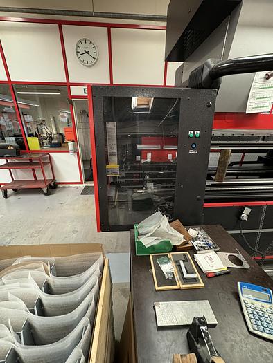Used BRUGT CNC-KANT PRESSE FABR. AMADA, MODEL DH 1003 ATC