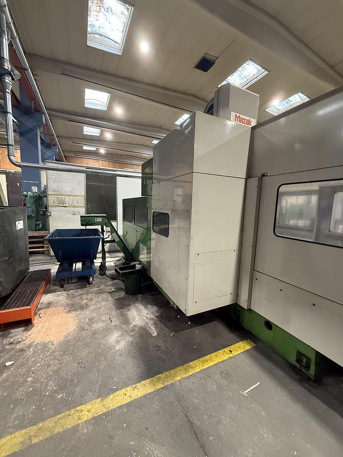 Used BRUGT VERTIKALT BEARBEJDNINGSCENTER FABR. MAZAK MODEL AJV-32/605