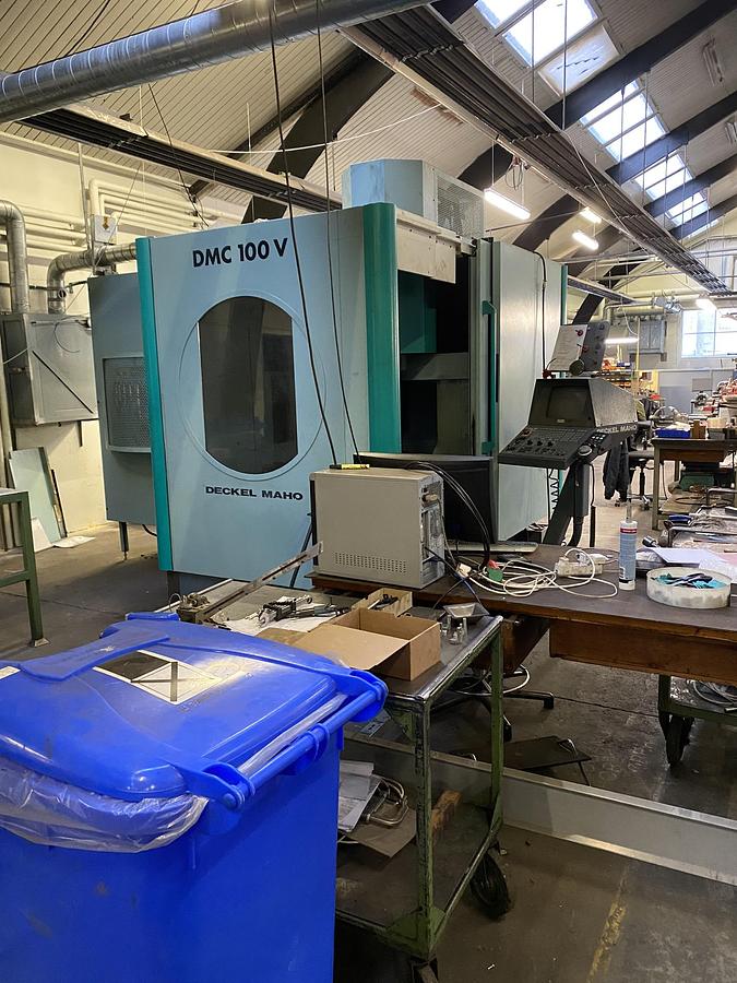 Used BRUGT VERTIKALT BEARBEJDNINGSCENTER FABR. DMG, MODEL DMC 100 V