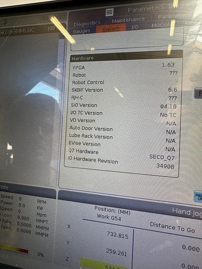 Used BRUGT VERTIKALT BEARBEJDNINGSCENTER HAAS, MODEL VF 4SS - ÅRGANG 2021