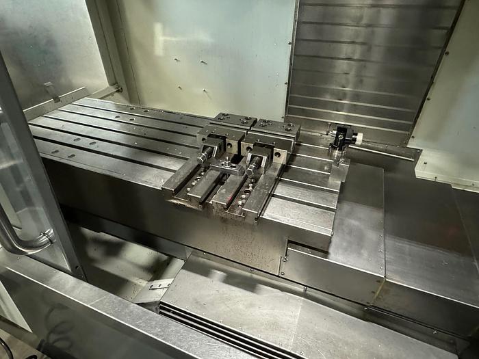 Used BRUGT VERTIKALT BEARBEJDNINGSCENTER FABR. HAAS, MODEL VF-4SS