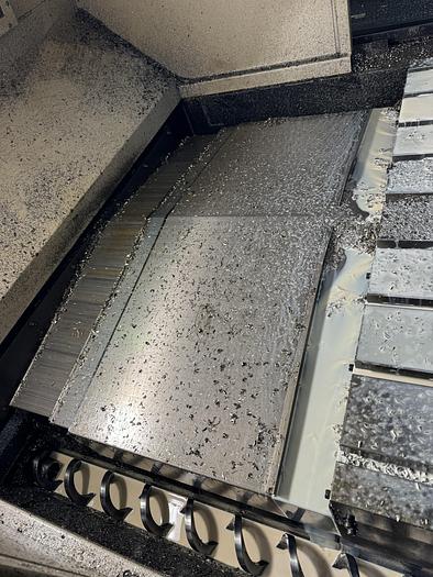 Used BRUGT VERTIKALT BEARBEJDNINGSCENTER FABR. MAZAK, MODEL FJV 60/80