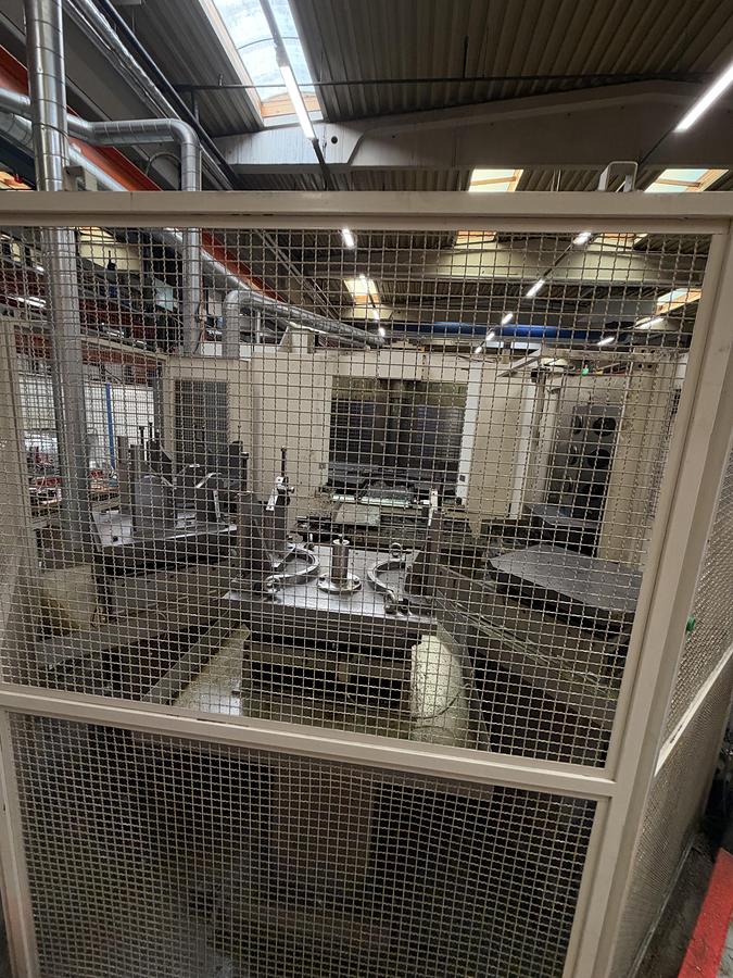 Used BRUGT HORISONTALT BEARBEJDNINGSCENTER FABR. OKUMA, MODEL MX-60 HB