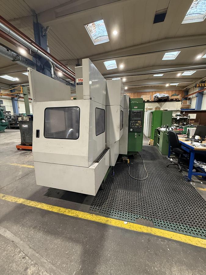 Used BRUGT VERTIKALT BEARBEJDNINGSCENTER FABR. MAZAK MODEL AJV-32/605