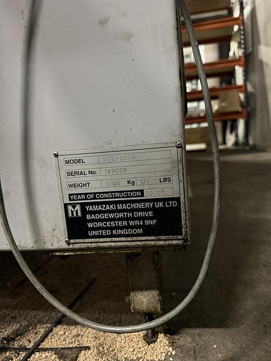 Used BRUGT VERTIKALT BEARBEJDNINGSCENTER FABR. MAZAK, MODEL VTC 200 B
